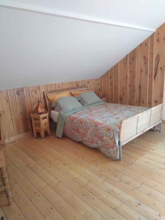 Les Dames De La Saugiat Bed & Breakfast Le Fied Eksteriør bilde