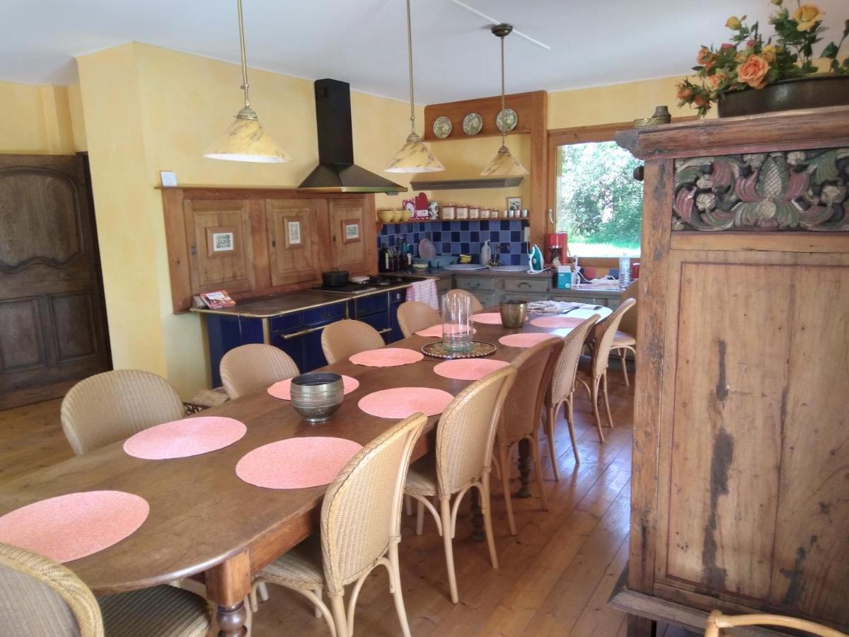 Les Dames De La Saugiat Bed & Breakfast Le Fied Eksteriør bilde