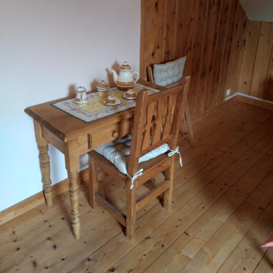 Les Dames De La Saugiat Bed & Breakfast Le Fied Eksteriør bilde