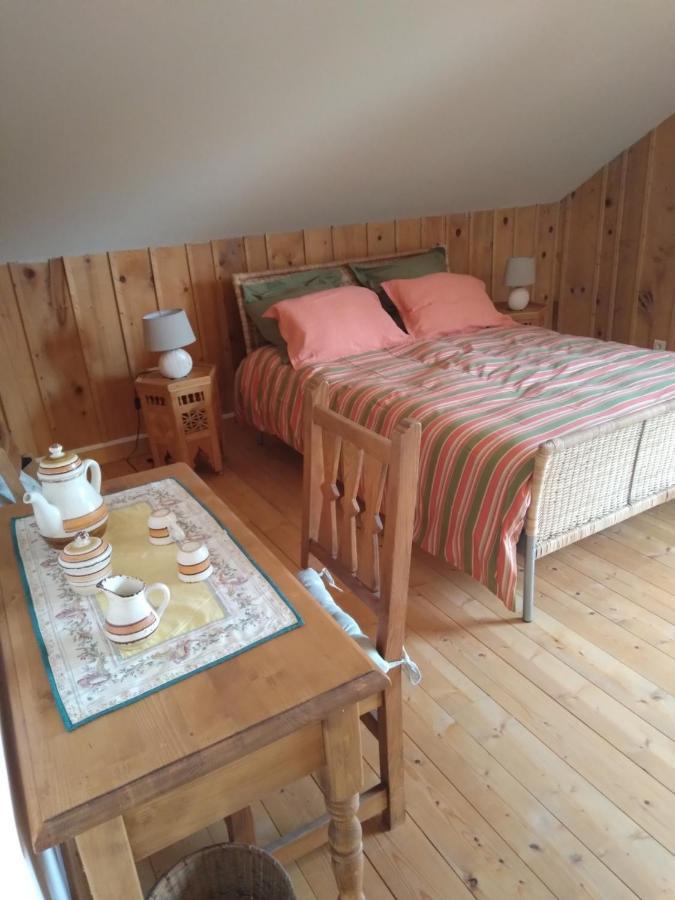 Les Dames De La Saugiat Bed & Breakfast Le Fied Eksteriør bilde