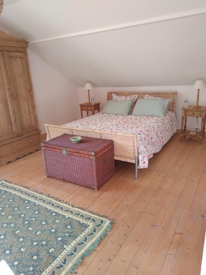 Les Dames De La Saugiat Bed & Breakfast Le Fied Eksteriør bilde