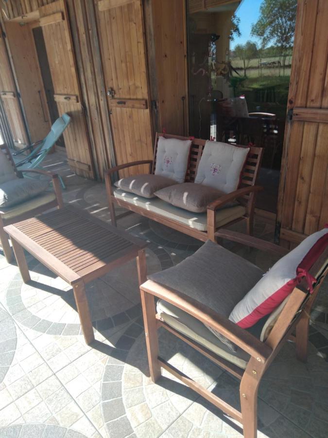 Les Dames De La Saugiat Bed & Breakfast Le Fied Eksteriør bilde