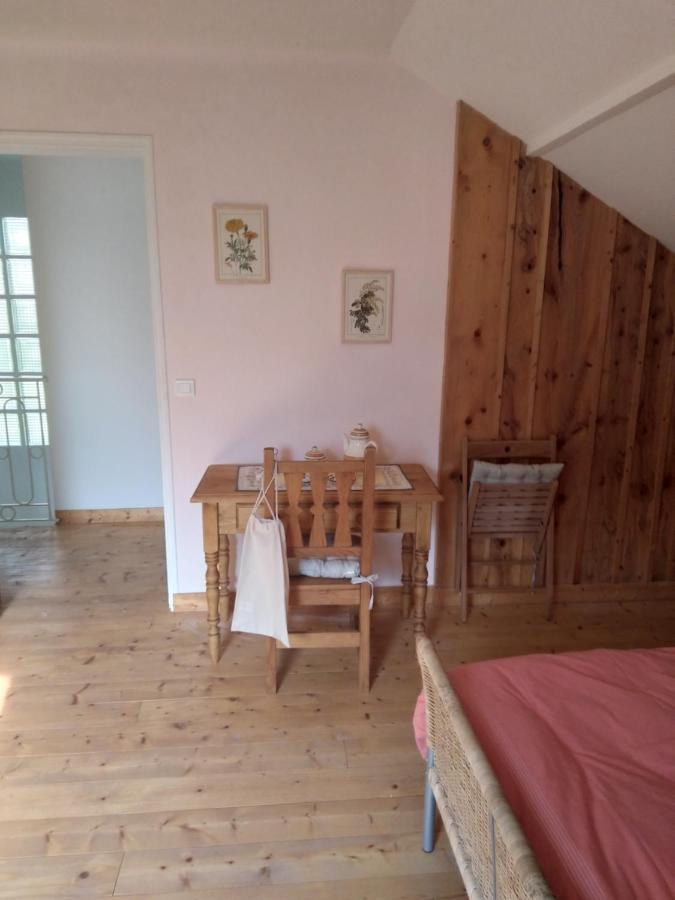 Les Dames De La Saugiat Bed & Breakfast Le Fied Eksteriør bilde
