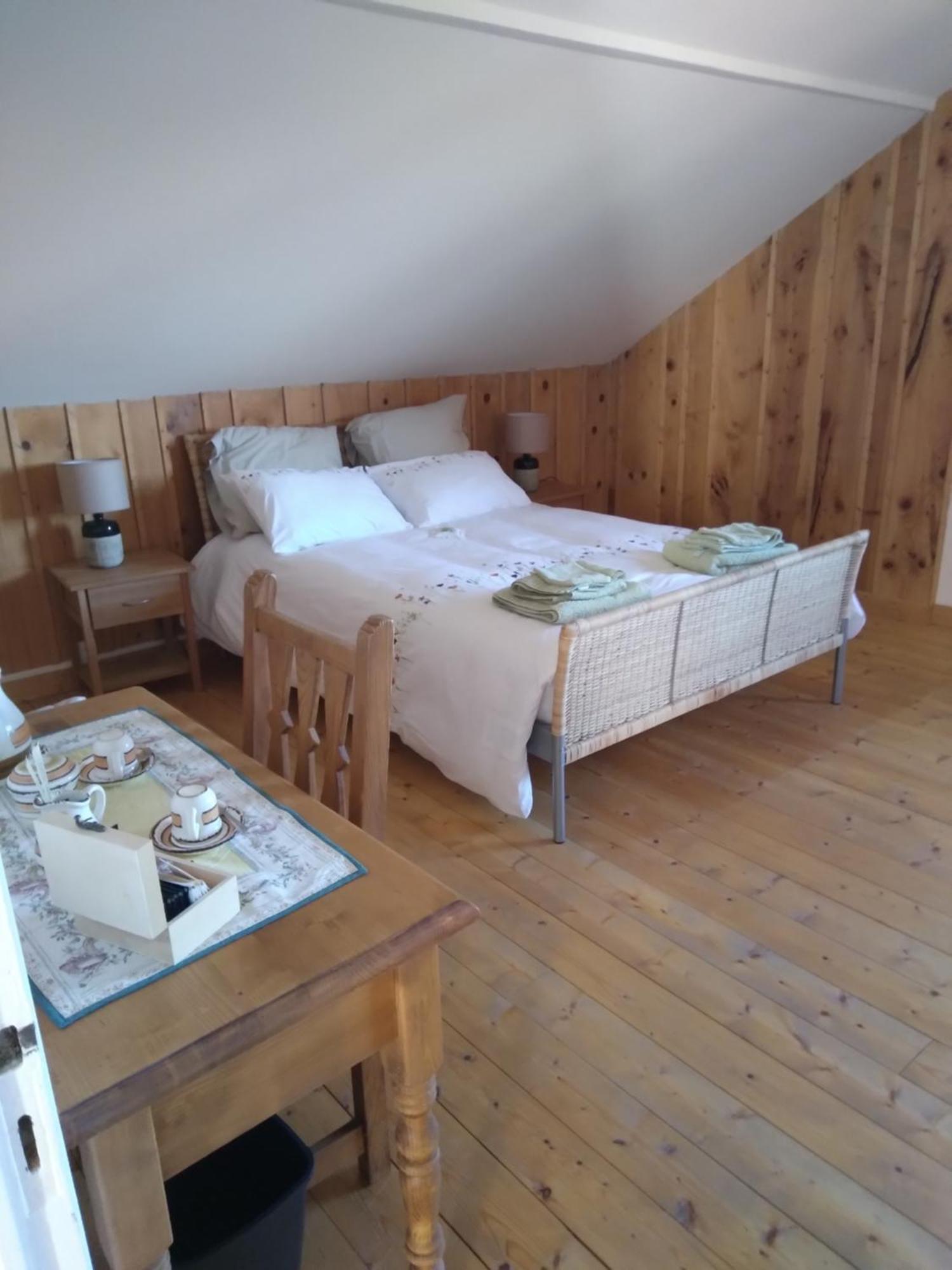 Les Dames De La Saugiat Bed & Breakfast Le Fied Eksteriør bilde