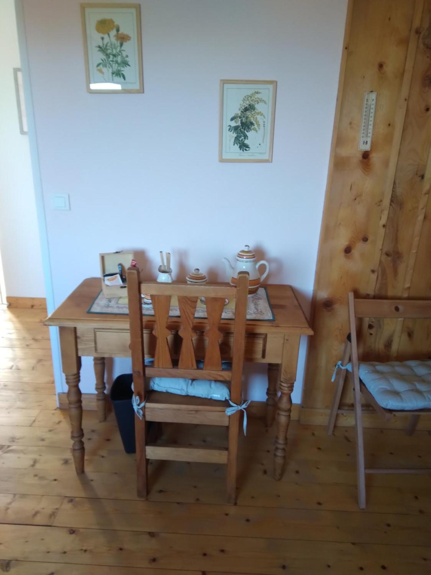 Les Dames De La Saugiat Bed & Breakfast Le Fied Eksteriør bilde