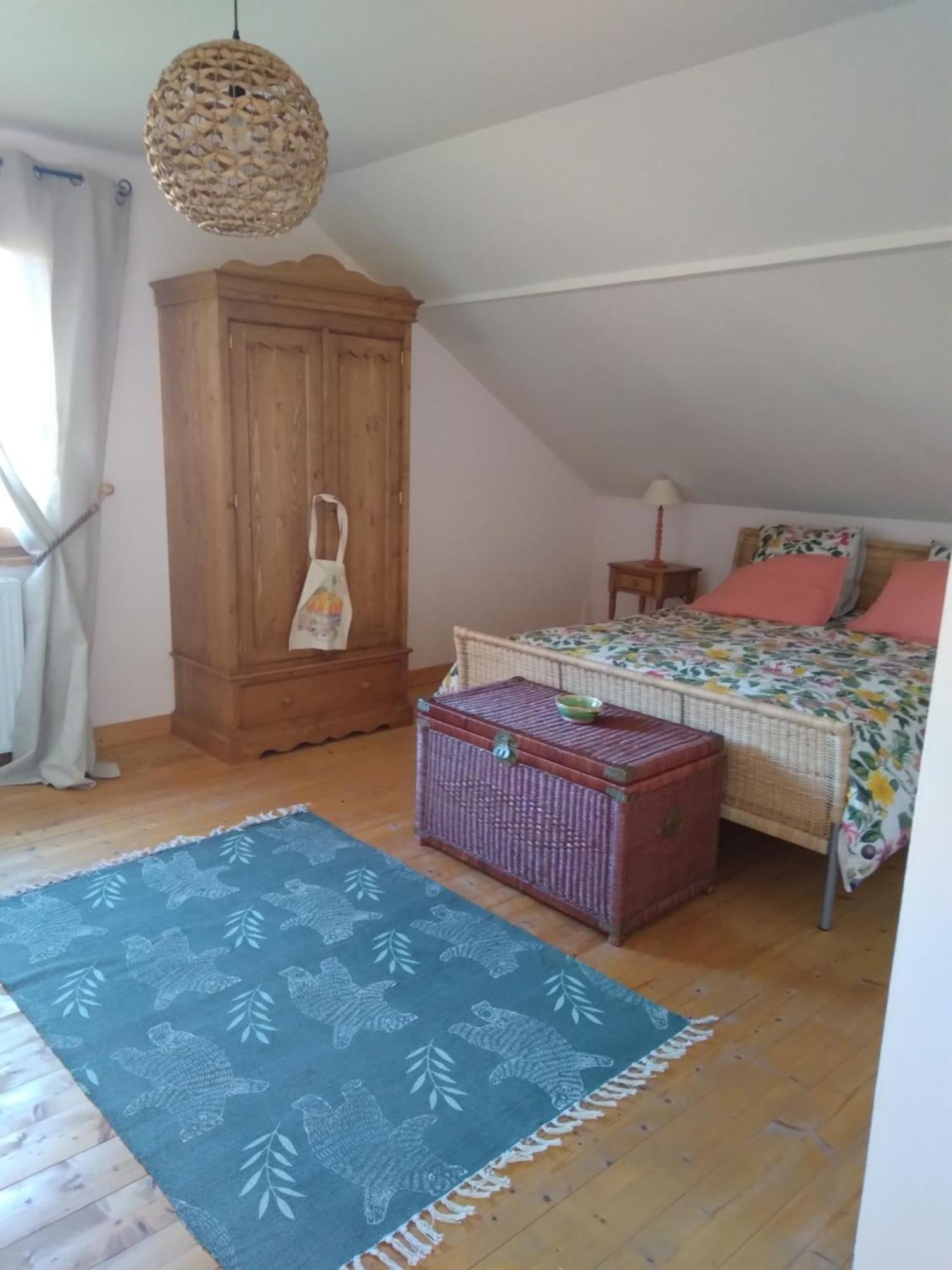 Les Dames De La Saugiat Bed & Breakfast Le Fied Eksteriør bilde